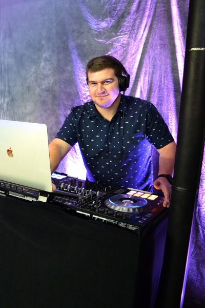DJ Brady Williams 2 DJ Brady from Sounzgood DJ Entertainment behind the dj decks